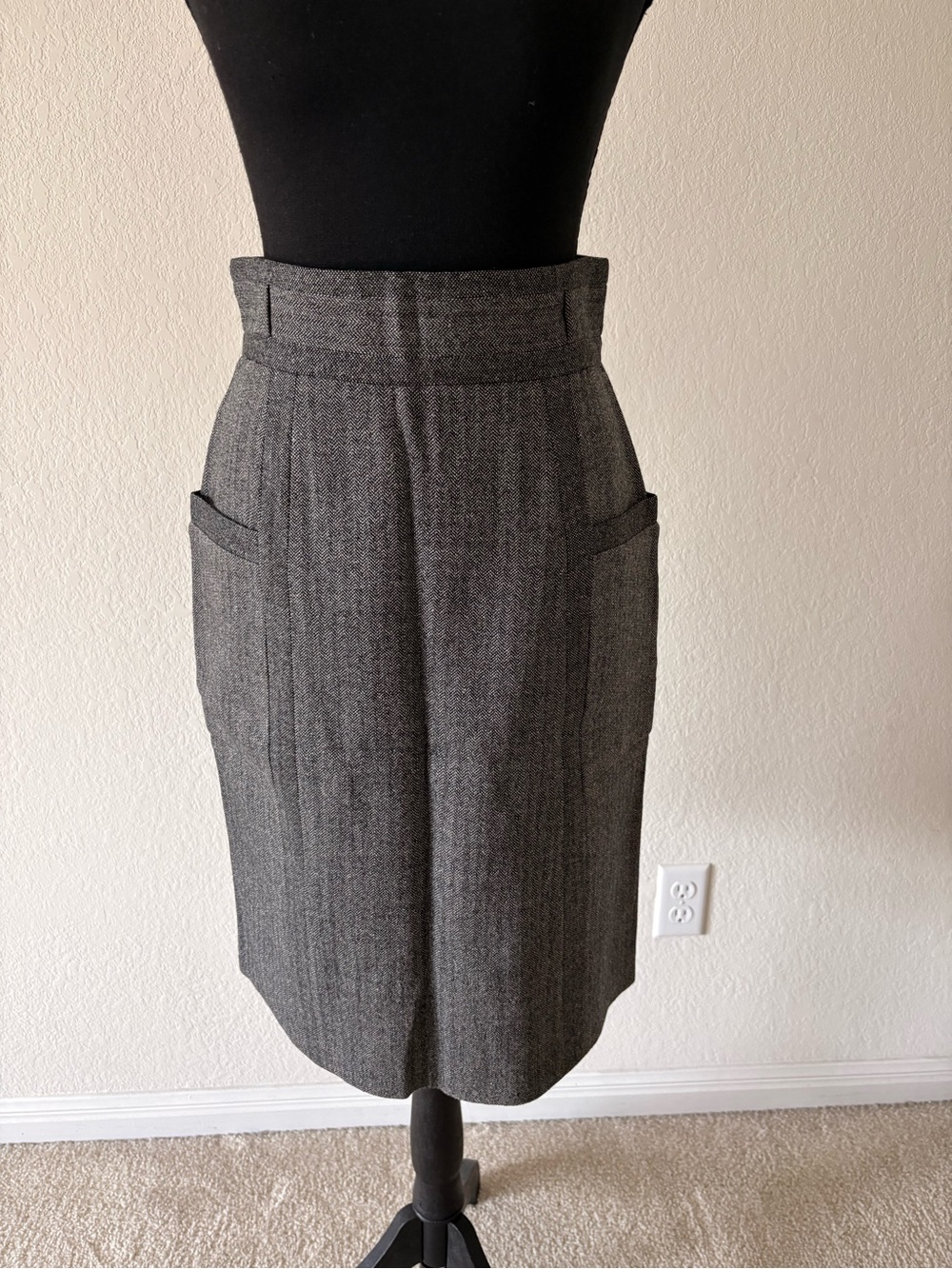 French Connection Charcoal Pencil Skirt with Pockets Sz 6 fits like 2 EUC